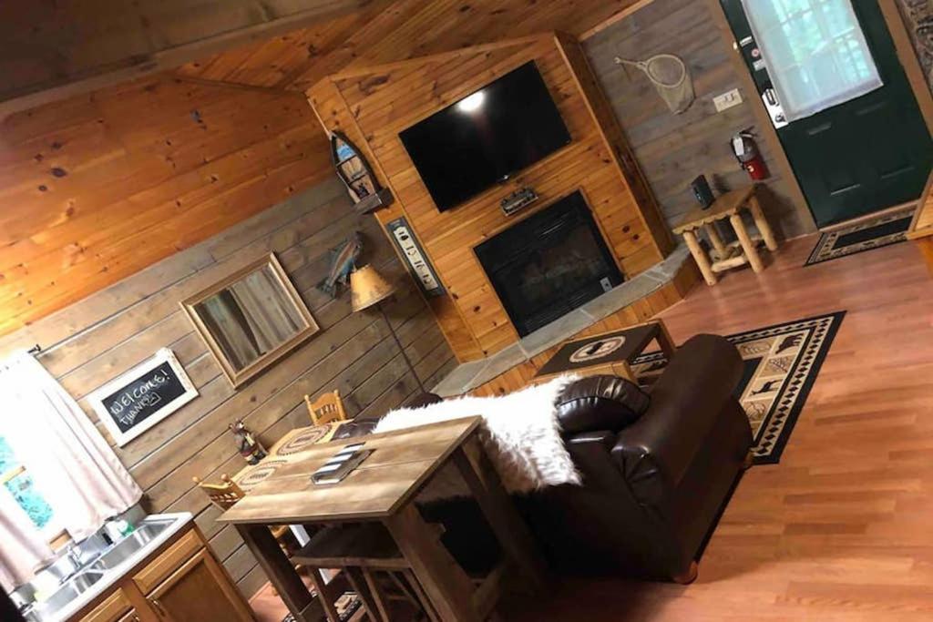 The Fishing Hole Cabin - Sage Vacations جاتلينبرج المظهر الخارجي الصورة