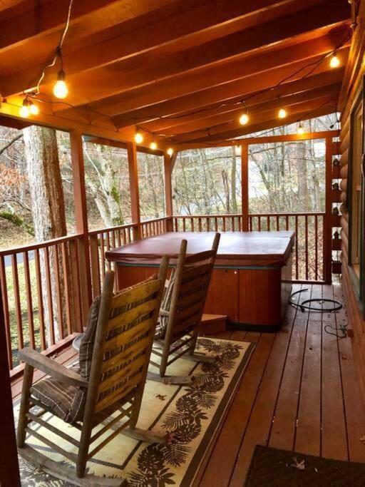 The Fishing Hole Cabin - Sage Vacations جاتلينبرج المظهر الخارجي الصورة